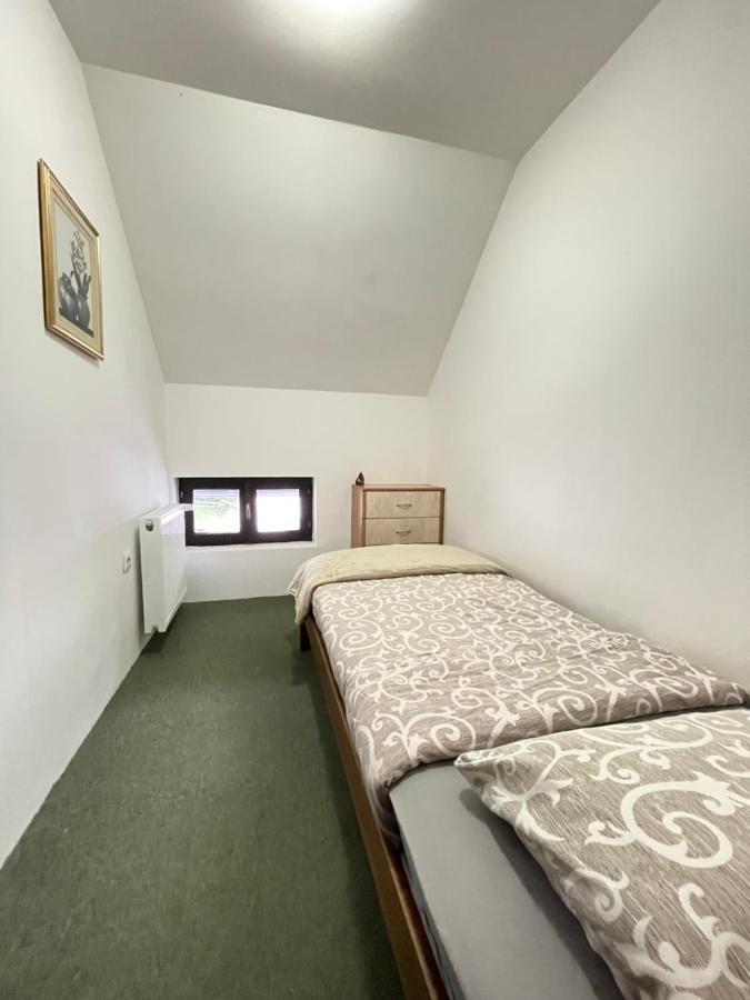 Underwoods Zabljak Guesthouse מראה חיצוני תמונה